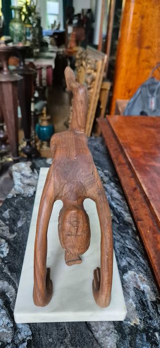 Rzeźba z drewna marmurowy postument Akt kobiecy Gimnastyczka joga