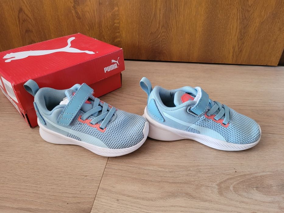 Lekkie buty sportowe Puma Flyer Runner V rozmiar 22