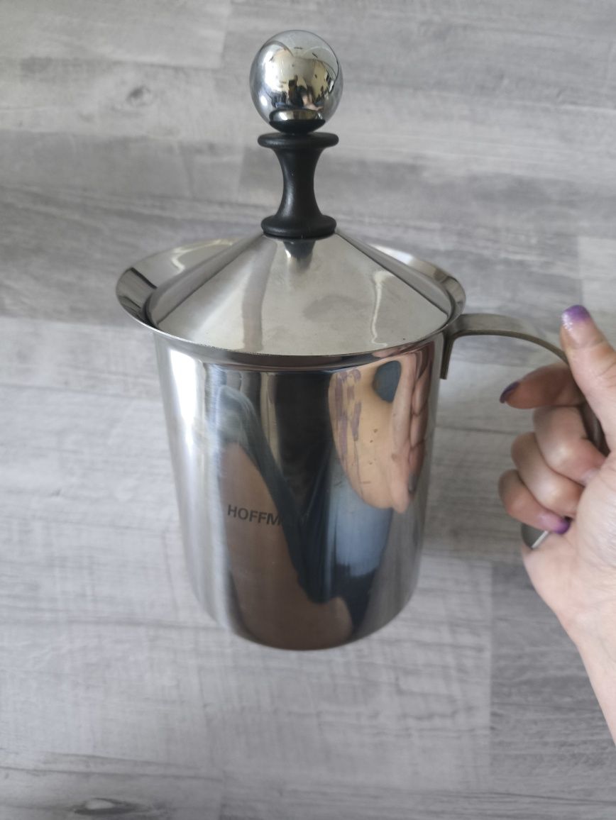 Ręczny spieniacz do mleka 600 ml z pompką