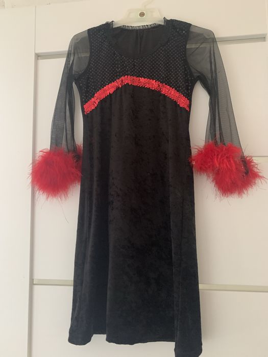 Sukienka czarno czerwona