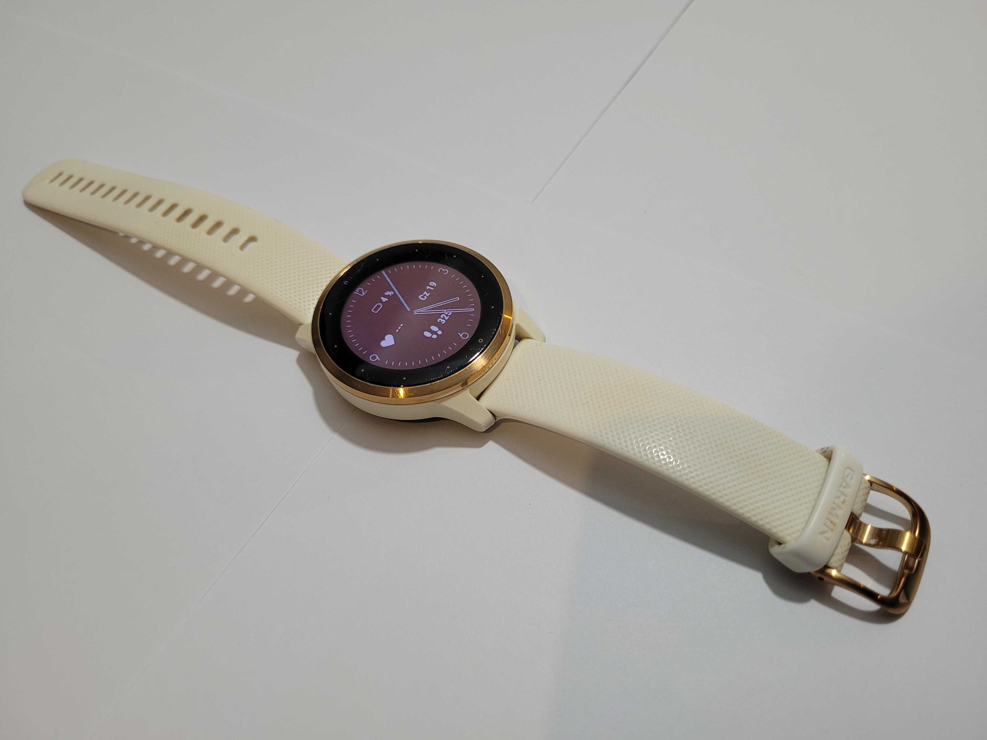 Smartwatch Garmin Vivoactive 4S biały