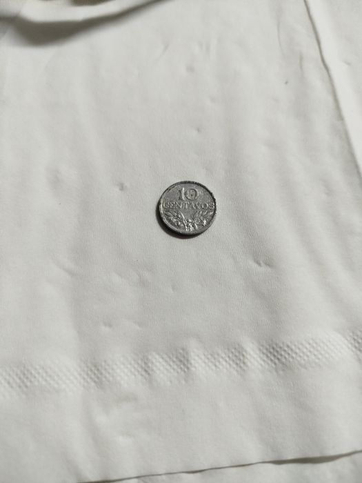 Moedas diversas de escudo