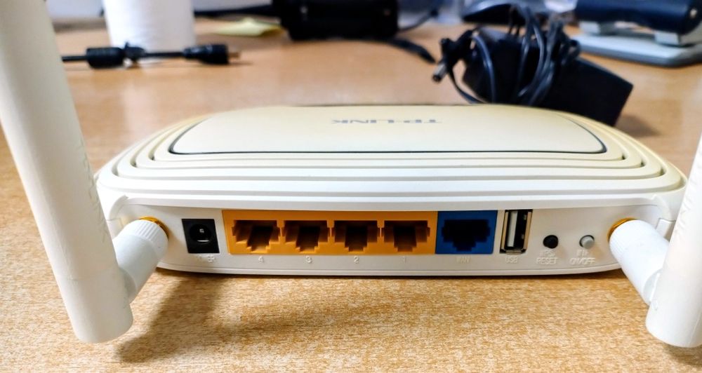 router TP-LINK TL-WR842ND