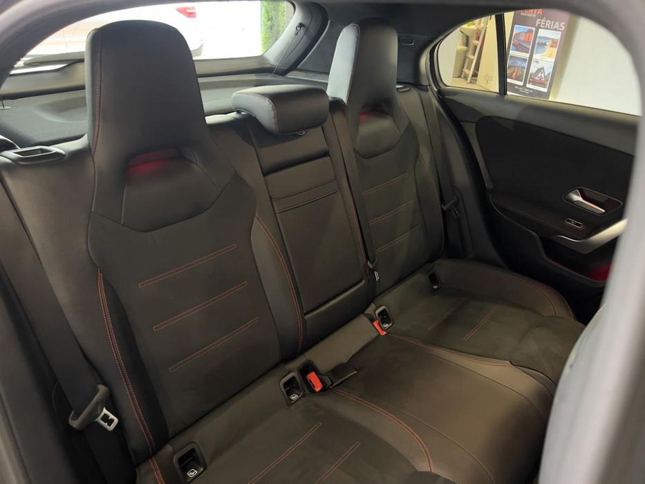 Mercedes-Benz A 180 d - CX Automática - Pack AMG