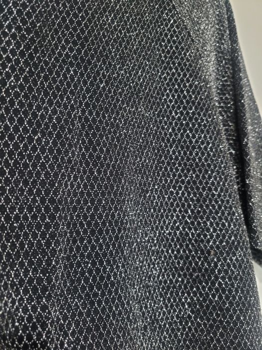 Piękna błyszcząca bluzka