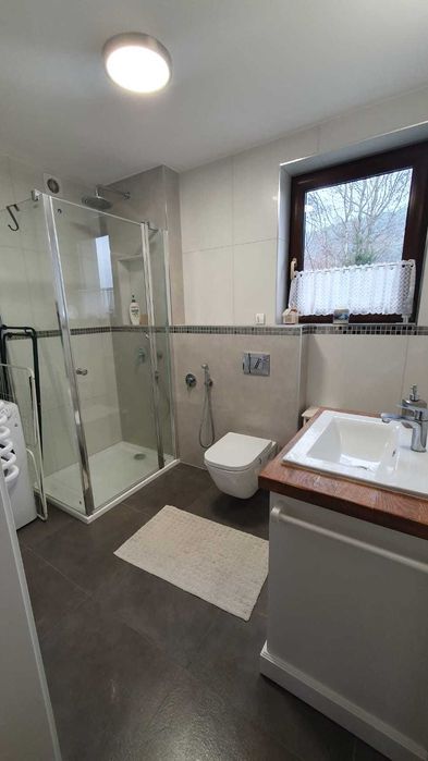 Noclegi domek 6 osobowy. Góry, las, jezioro.