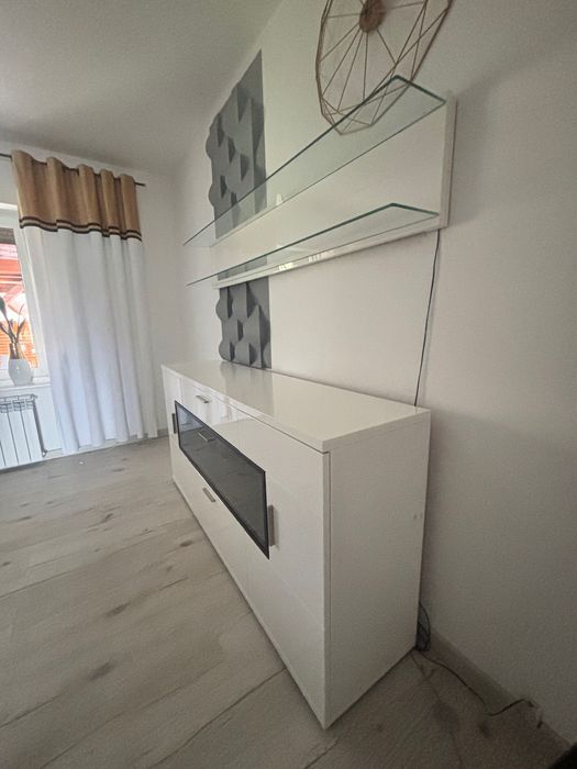Sprzedam komodę z szafką podświetlaną