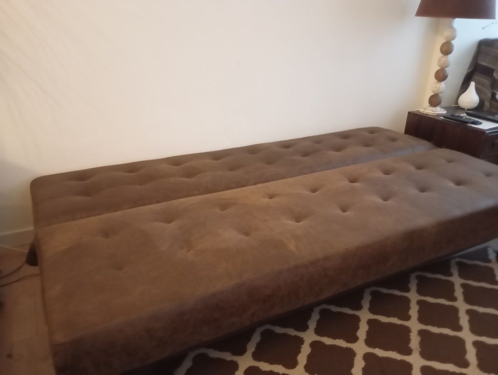 Sofá cama castanho escuro