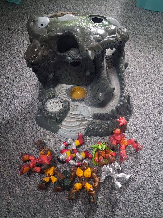 Jaskinia Gormiti + 7 figurek