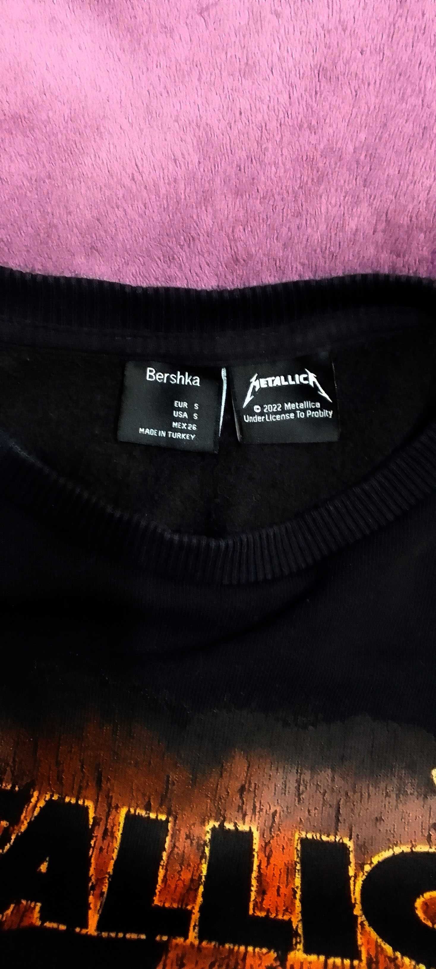 свитшот Bershka Metallica