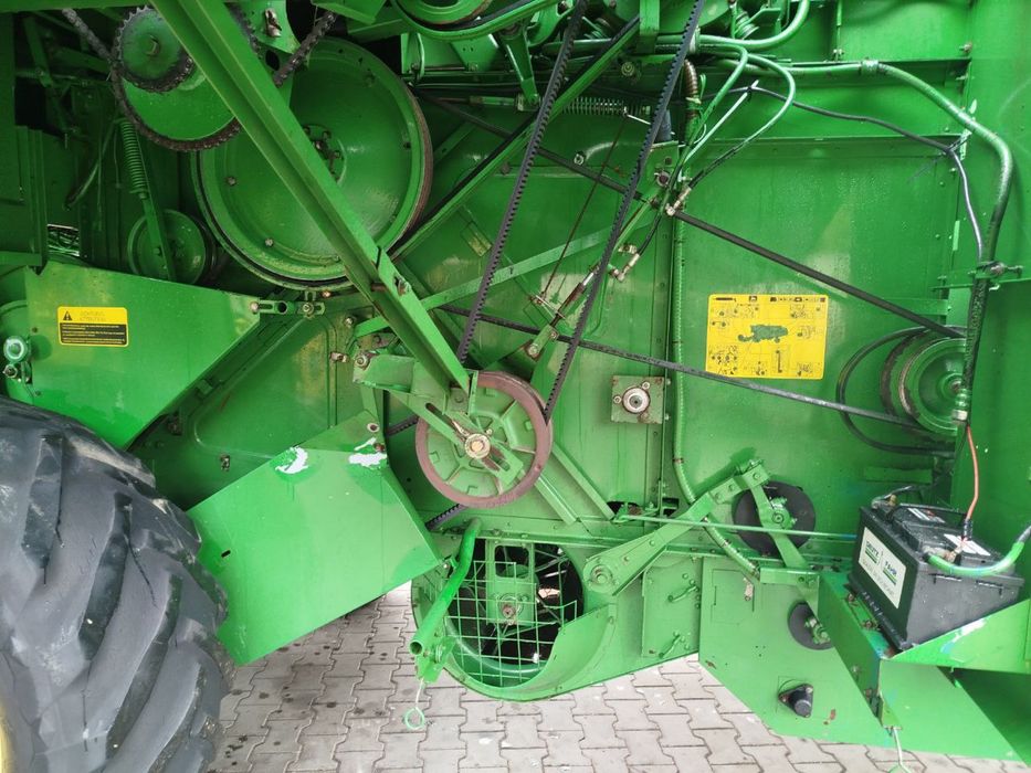 Комбайн зернозбиральний John Deere 1052, 1055