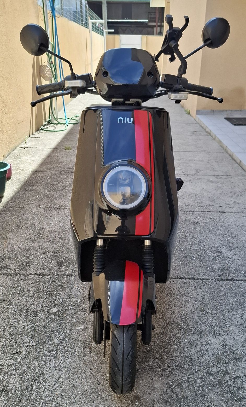 Niu NPro Gt apenas 1400 klms