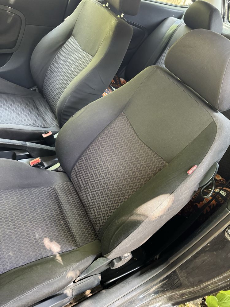 Seat Ibiza 1.4 16V 100cv Gasolina – 2005 – 3 Portas