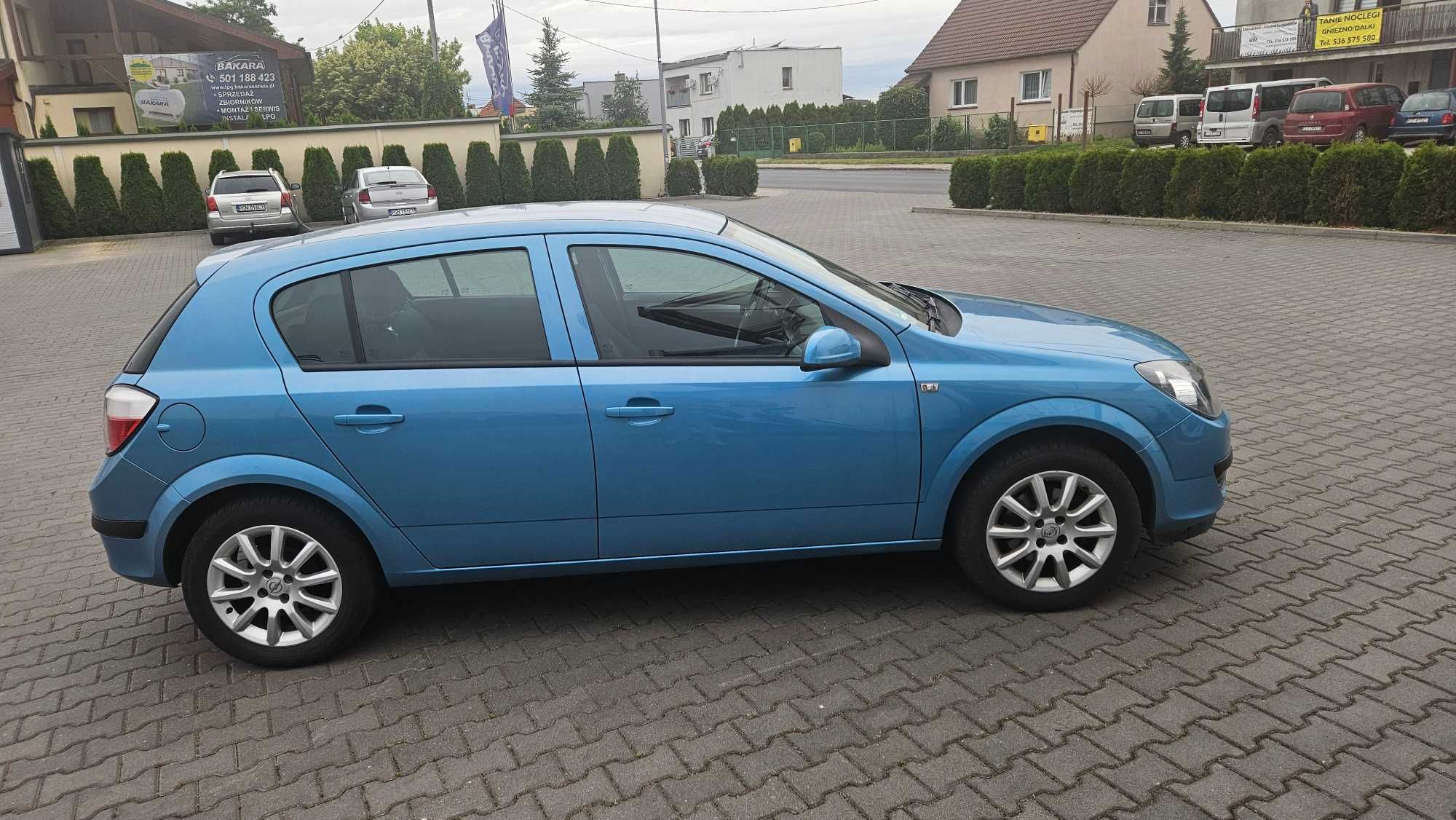 Opel astra H 1.6 benzyna