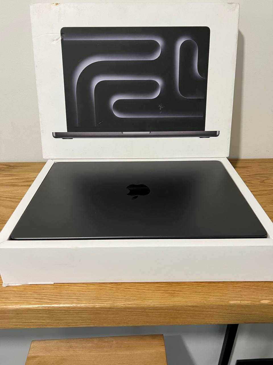 Макбук Apple MacBook Pro 14" M3 Max/36GB/1TB Space Black 2023 (MRX53)