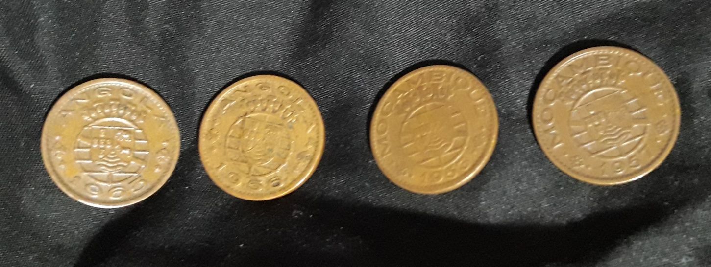 4 x escudos Angola 1956,1965,Moçambique ,1953,1957,bom estado