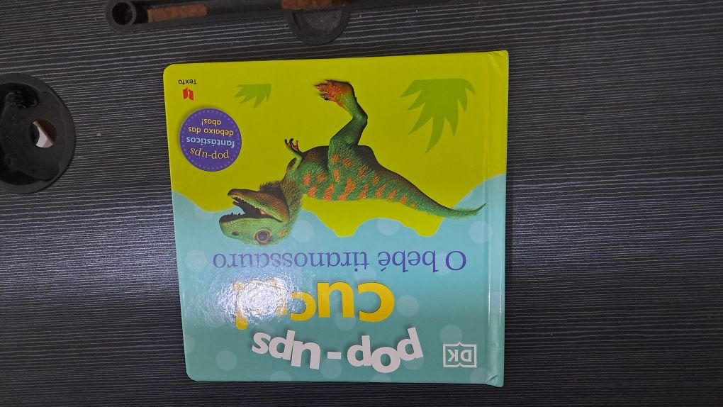 Livro pop up dinossauros