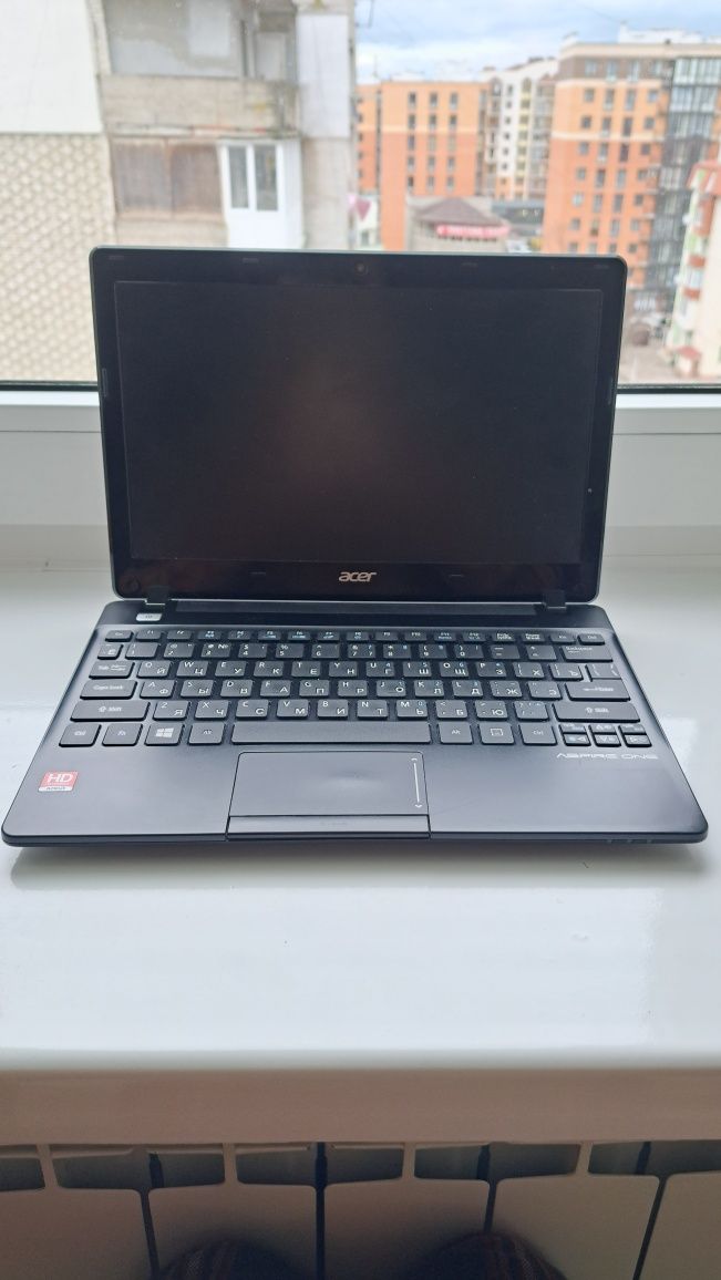Нетбук Acer Aspire one 725