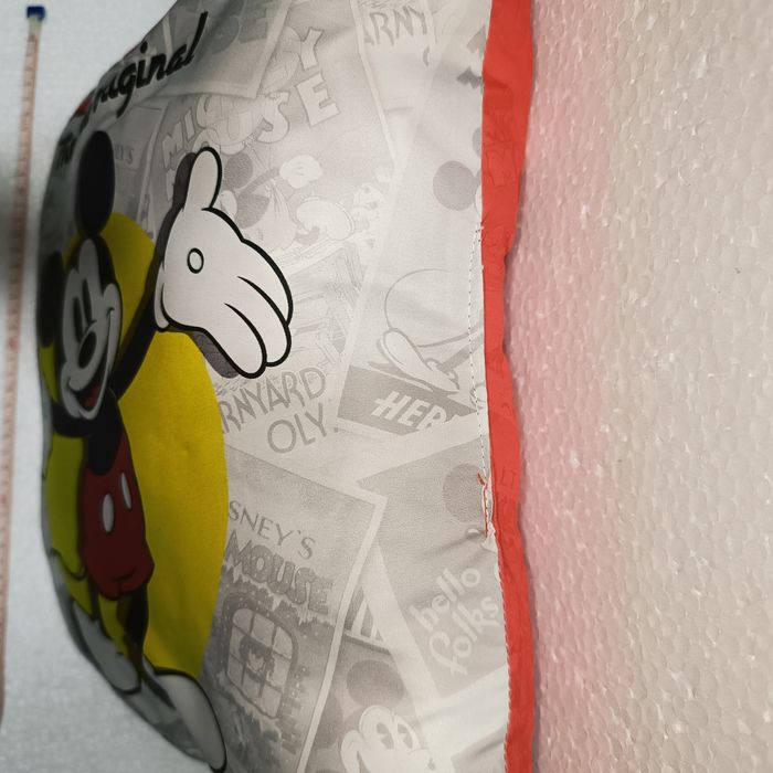 Almofada Disney Mickey Mouse Lados Diferentes Vermelho e Cinza 38cm