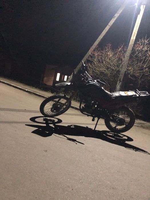На ходу потрібно крило праве