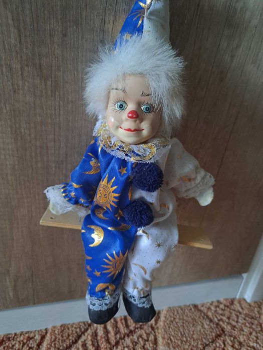 лялька клоун. Можно підвісити. Обличчя порцеляна (фарфор)