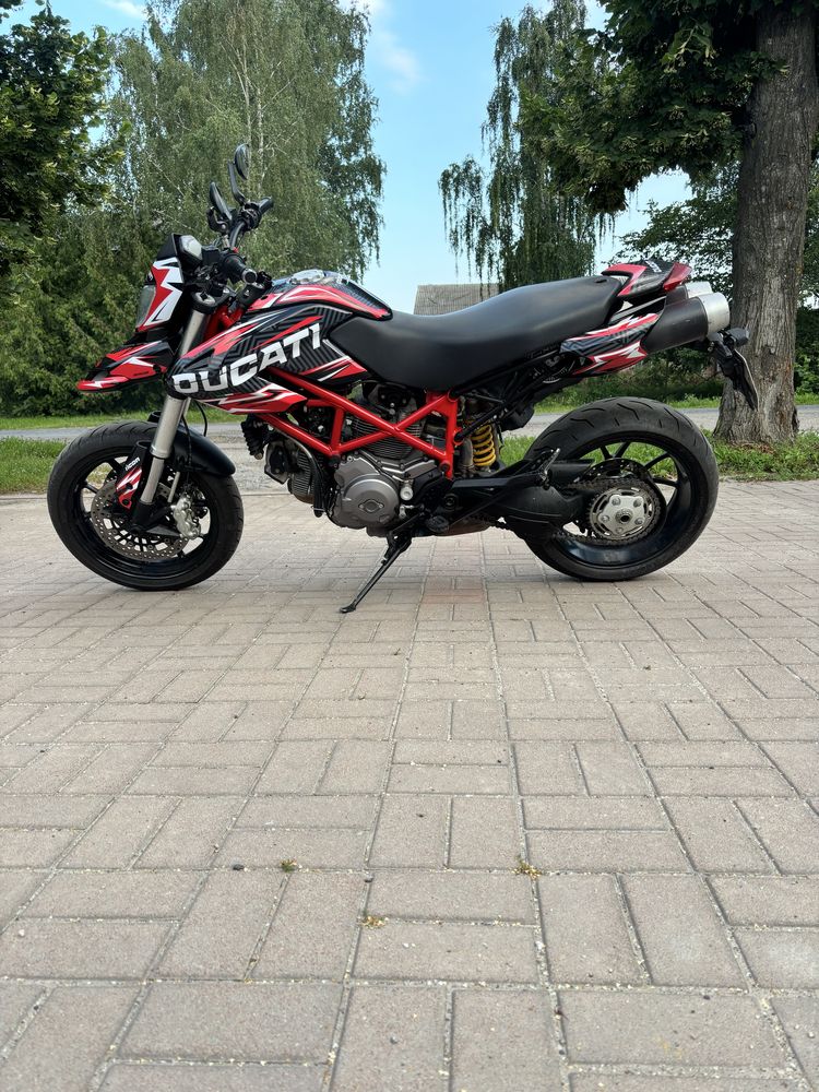 DUCATI Hypermotard 796