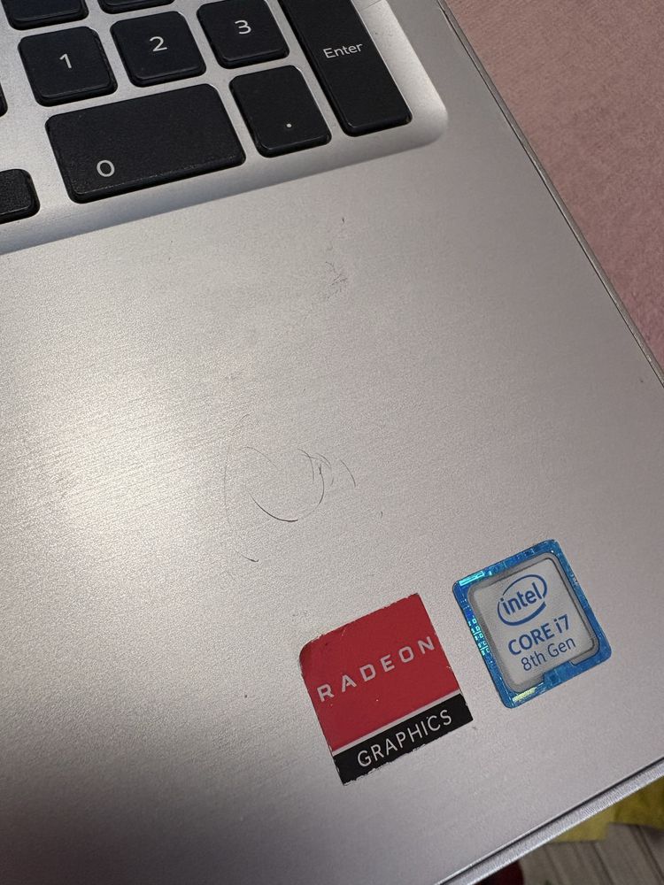 Laptop Dell Inspiron 5570