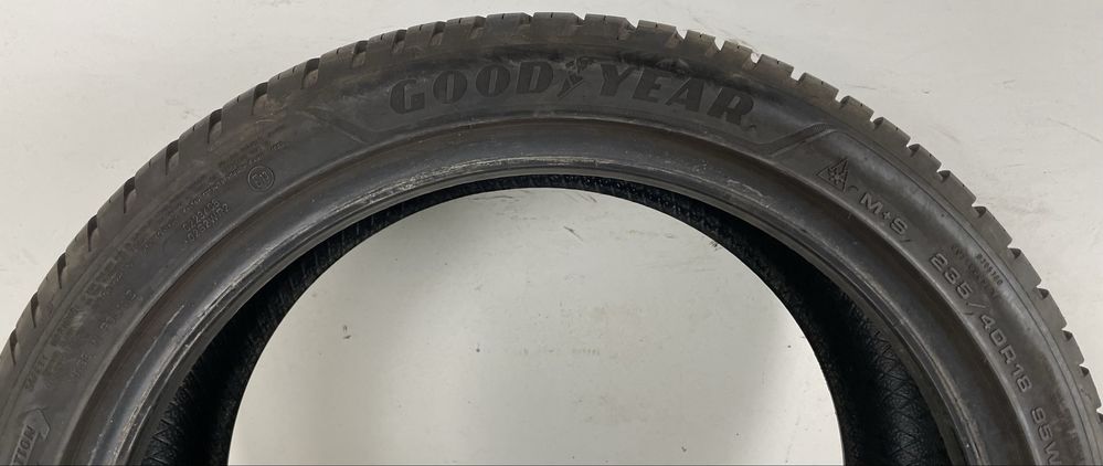 235/40R18 95W Goodyear Vector 4 seasons Gen-3