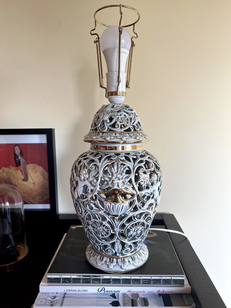 Lampa stojąca włoska porcelana ażurowa amorek anioł jedwab