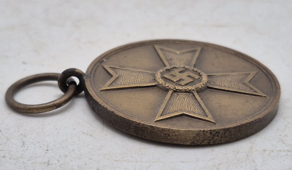 Medal Niemiecki Krzyż Zasługi Wojennej II Wojna SWASTYKA III Rzesza