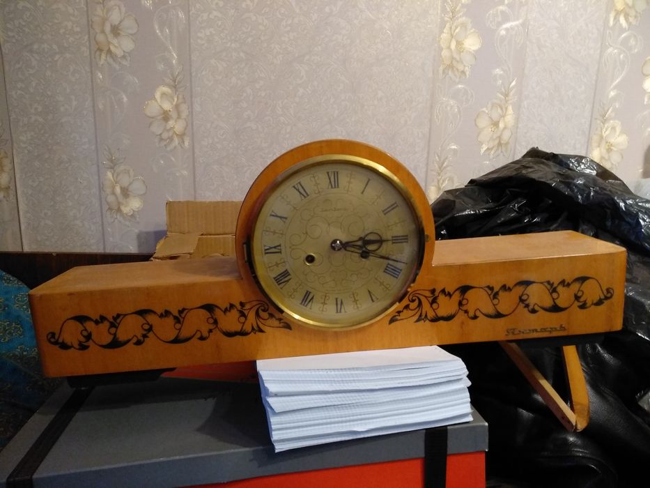 Годинник янтар срср.