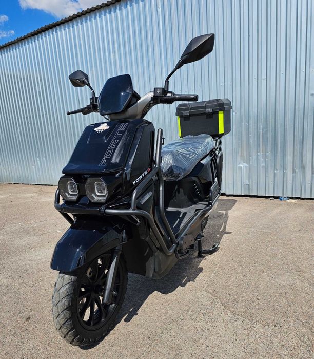 Скутер акумуляторний FORTE ORION 2500w