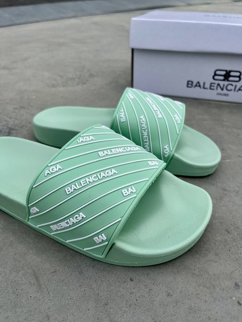 Жіночі шльопанці Balenciaga Slides Small Logo ‘Mint Green’