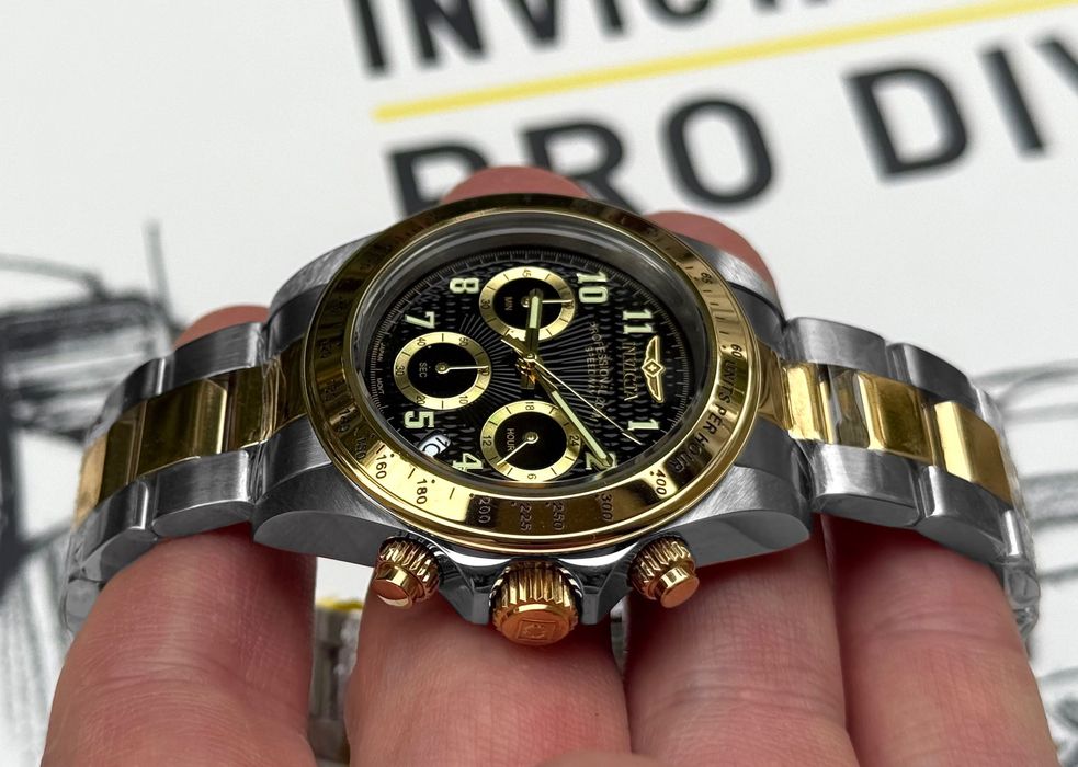 Чоловічий годинник INVICTA SPEEDWAY 17027 Chronograph 40 mm. 200 MT.