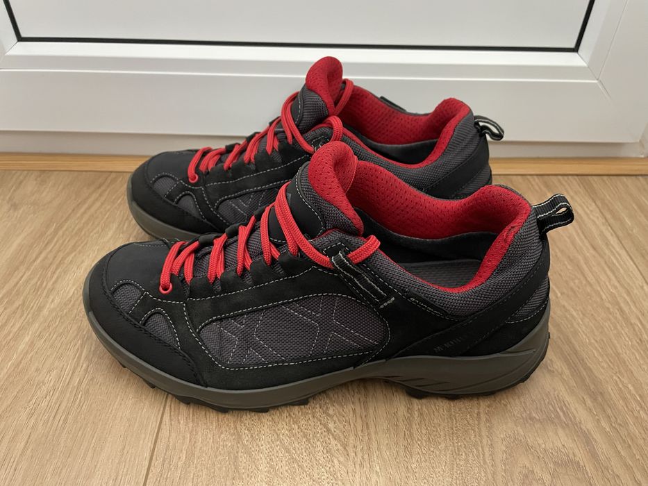 Продам трекінгові кросівки McKinley 41 розмір