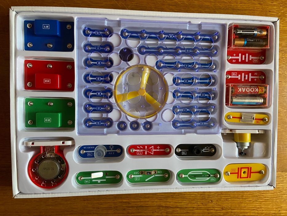 Електронний конструктор ZNATOK