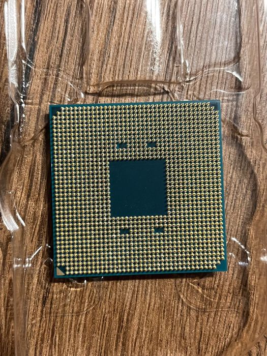 Sprzedam procesor AMD RYZEN 5 1600X ; )