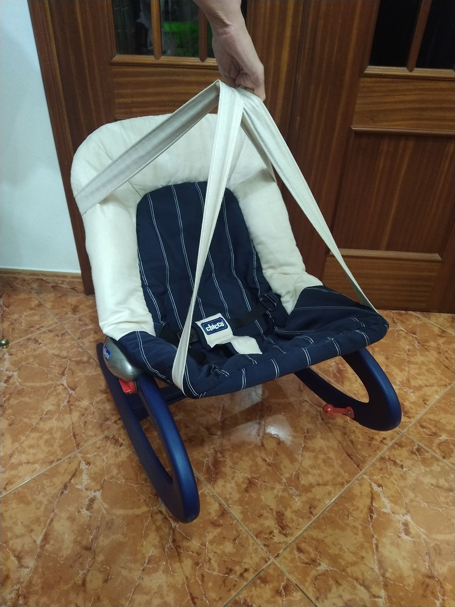 Espreguiçadeira cadeira para bebé criança casa apartamento vivenda.
