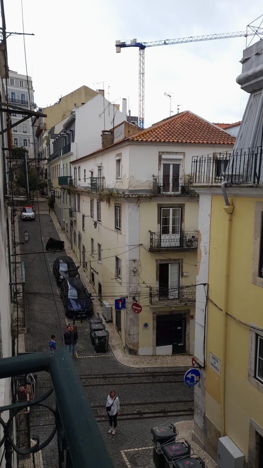 T0 reformado no centro de Lisboa - Misericórdia .