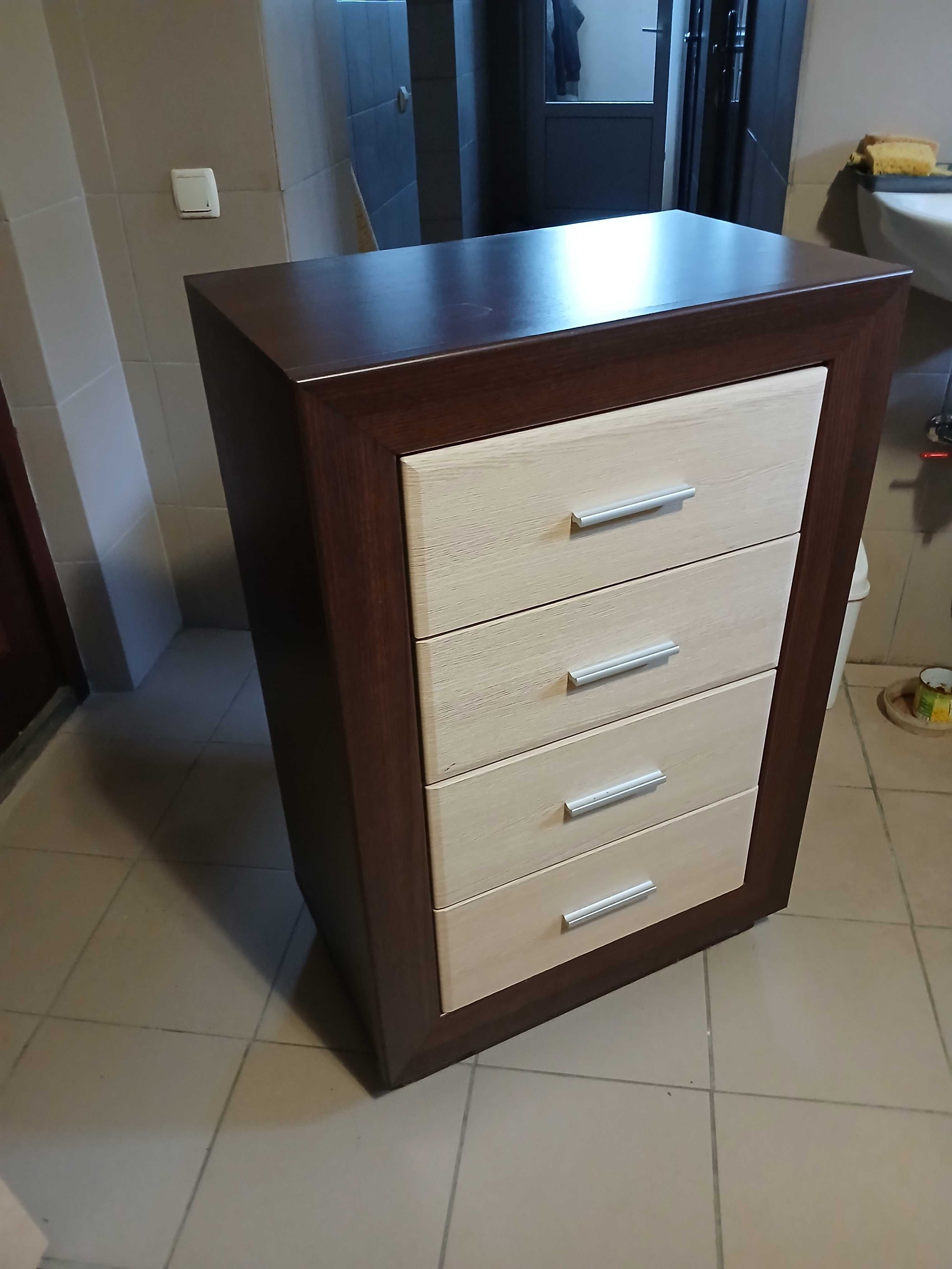 Комод, майже новий, 4 шухляди, висота 95см, шир.62 см, глибина 38см.