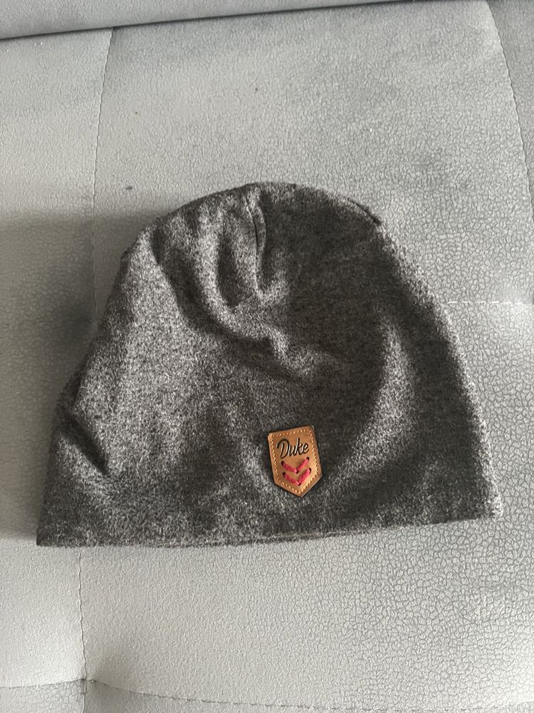 Reserved basic czapka przejściowa ciemno szara r. S/M 4-6 lat