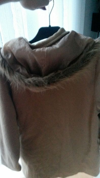 Lekki płaszczyk camelowy 40/42