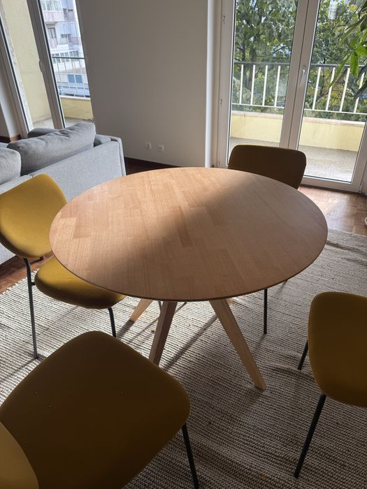 Mesa de jantar redonda