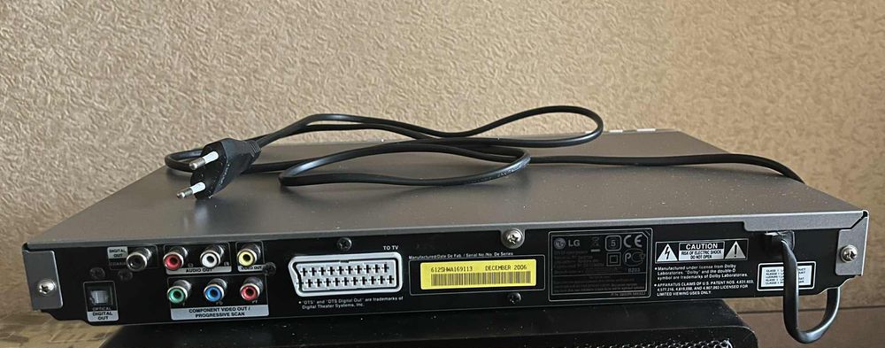 DVD-програвач LG DK-673 X