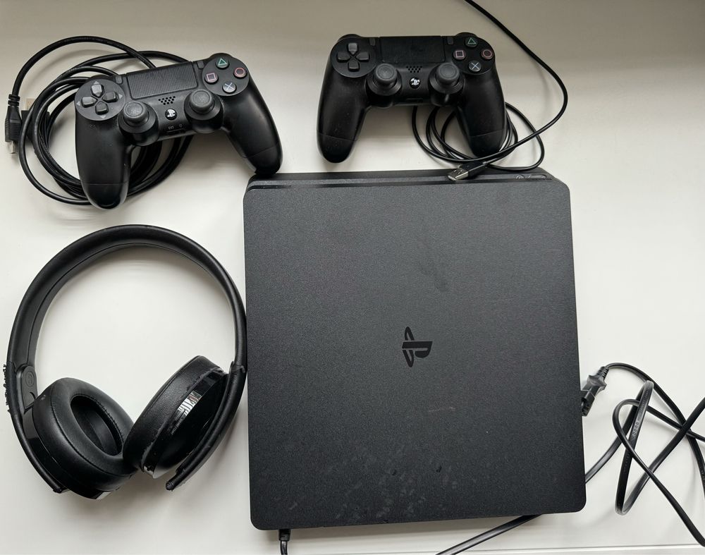 PlayStation 4 Slim 500GB - Preto