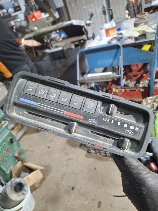 Panel nawiewów klimatyzacji ogrzewania Suzuki grand Vitara I