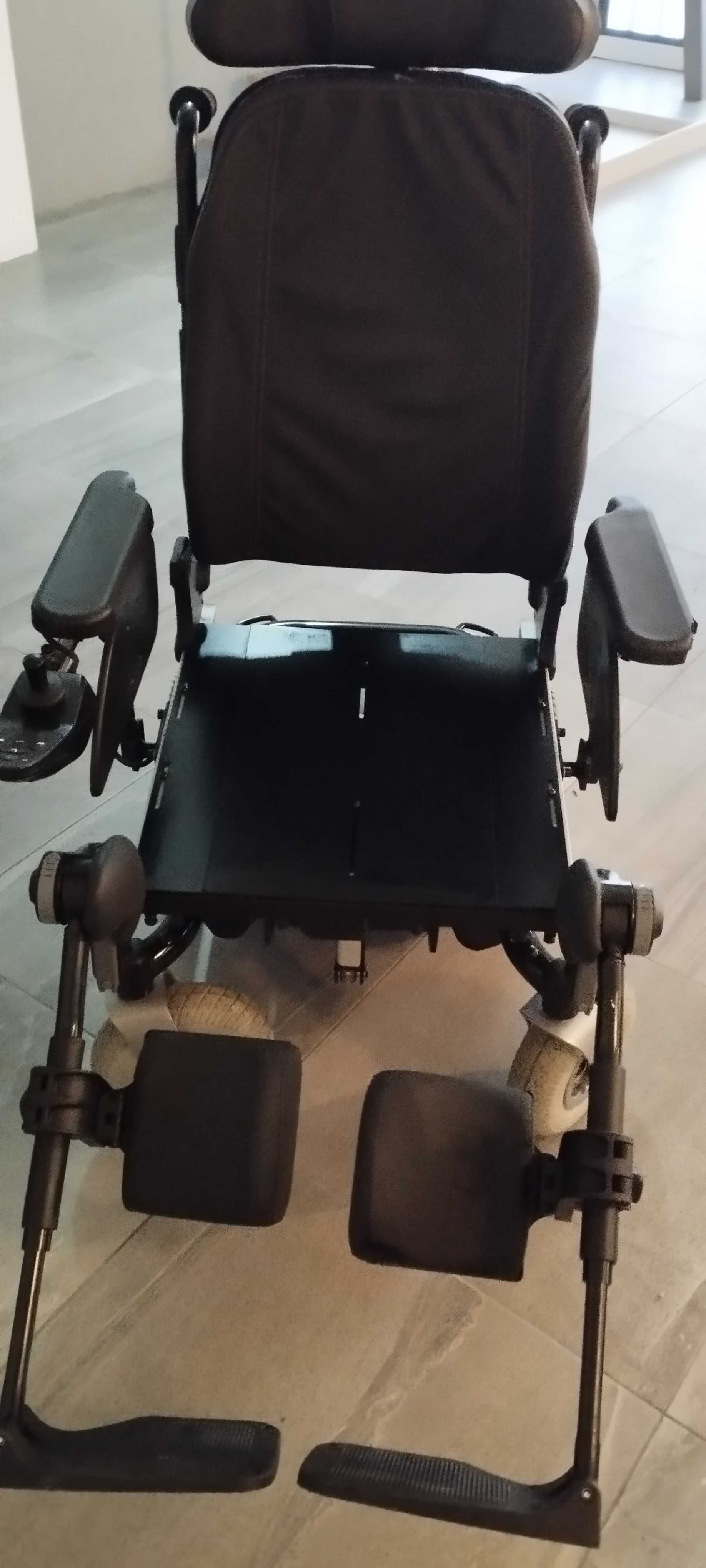 Cadeira de Rodas Elétrica Invacare Bora