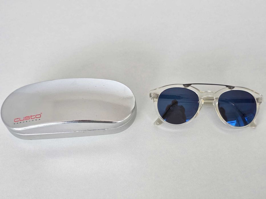 Custo Barcelona – Óculos de Sol com Lentes Azuis Espelhadas + Estojo