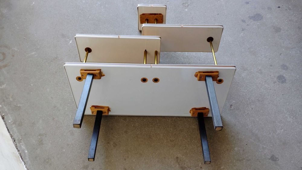 Kaskadowy kwietnik, patyczak.Lata 60