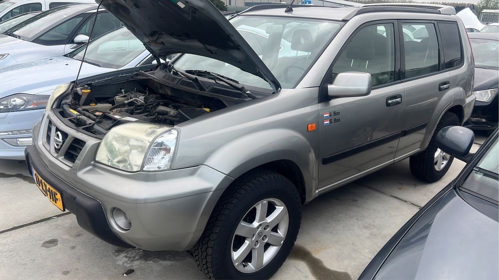 Nissan Xtrail 2.0 бензин